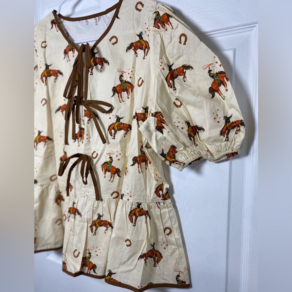 Cowboy Print tie front Blouse - Picture 4 of 6